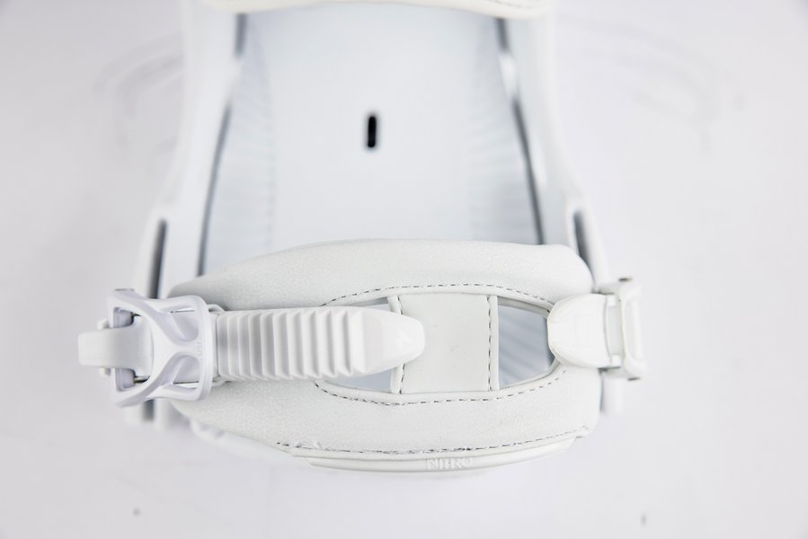 836485_002_rythm_white_gold_detail_4_2674810