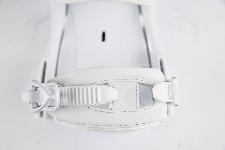 836485_002_rythm_white_gold_detail_4_3014057
