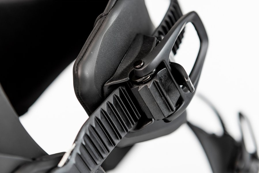 836512_001_team_pro_ultra_black_detail_5_3014457