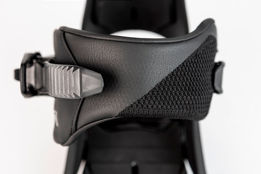 836512_001_team_pro_ultra_black_detail_8_3014461