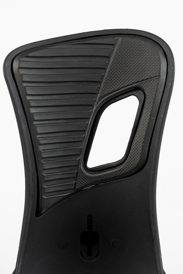 836514_001_rambler_ultra_black_detail_5_3013942