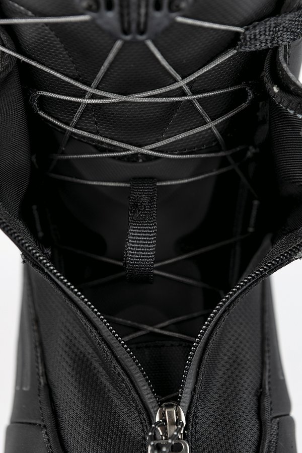 848666_001_incline_tls_black_detail_8_3012717