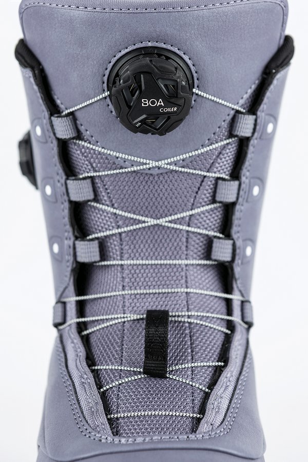 848680_002_crown_boa_lilac_detail_2_3013262