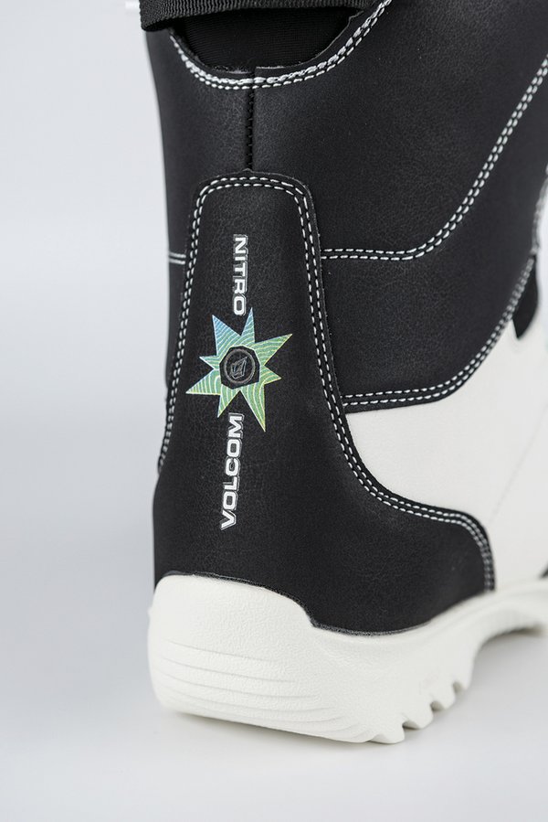848683_001_droid_boa_x_volcom_detail_6_3012617
