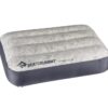 apildownlgy_aerosdownpillow_large_grey_01_4961x3752_2972510
