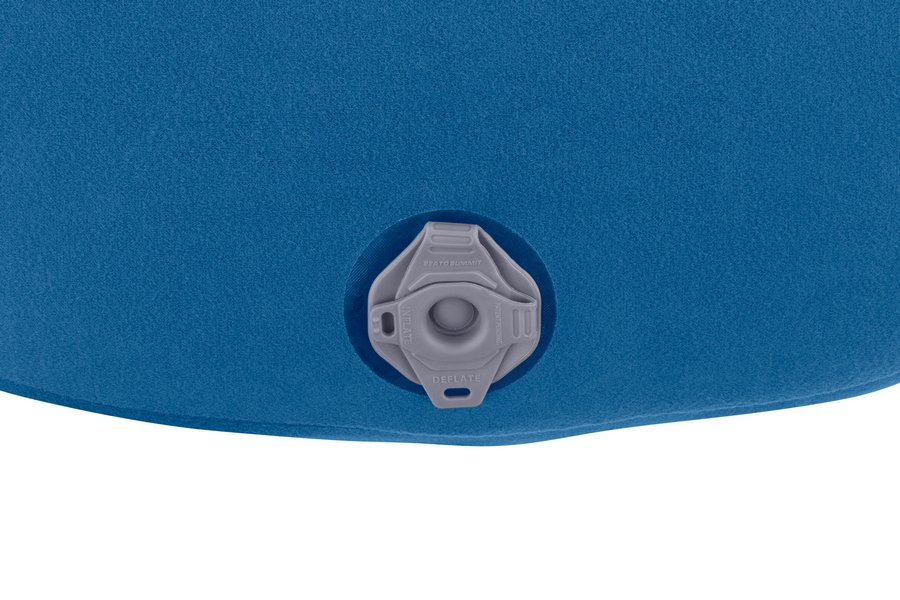 apilpremdlxnb_aerospremiumpillow_deluxe_navy_07a_usp_2621347