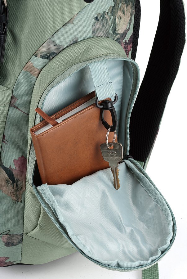 daypacker_dead_flower_detail_side_pocket_1_3021711