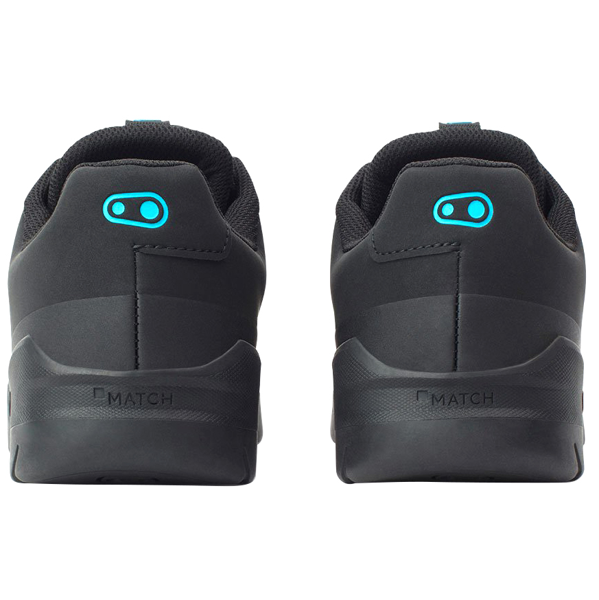 mel01043a_mallet_elace_blkblue_rear_0164_2155555
